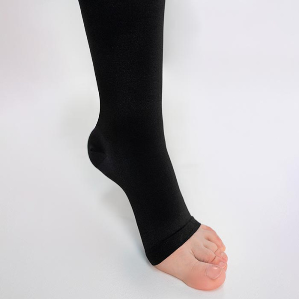 Компрессионные чулки от варикоза с открытым носком 1 класс черные TK.330 VivaLife ТК.330.10  VivaLife